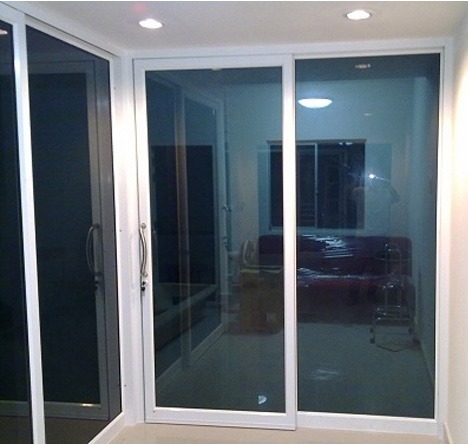 ติดตั้งประตูบานเลื่อนกระจก นนทบุรี
